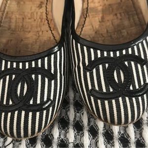 Pre-owned Chanel striped flats. Size 37.5